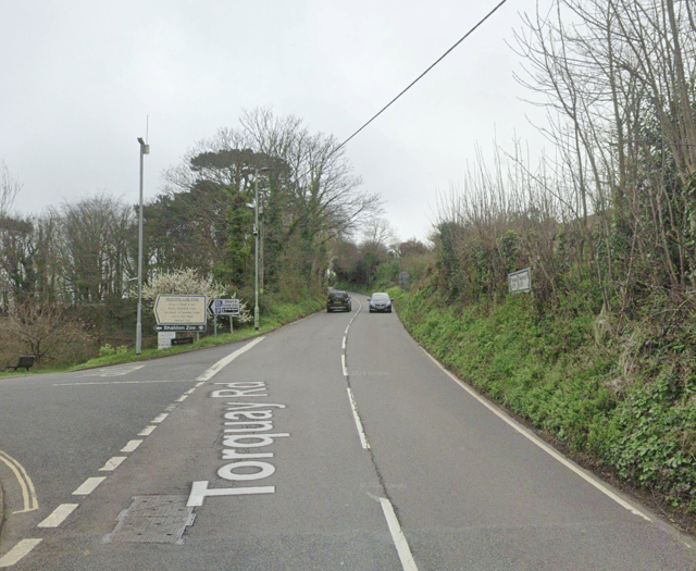 Road at Shaldon closed after bus collision 