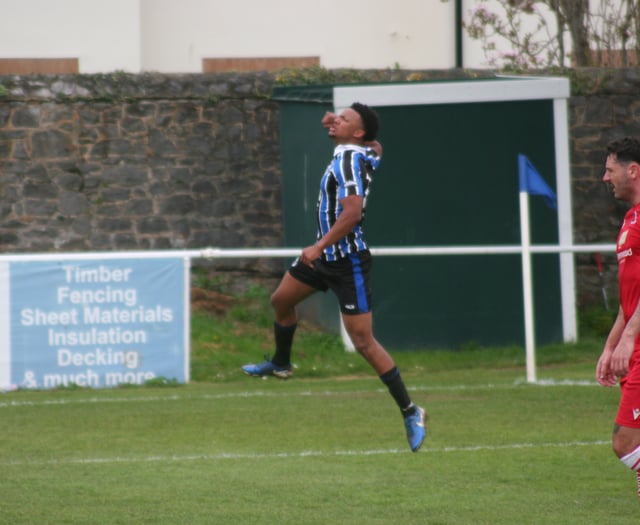WATCH: Newton Abbot Spurs vs Teignmouth AFC photography