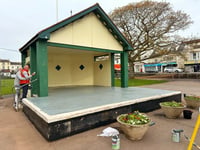 Volunteers getting Dawlish 'sparkling' 