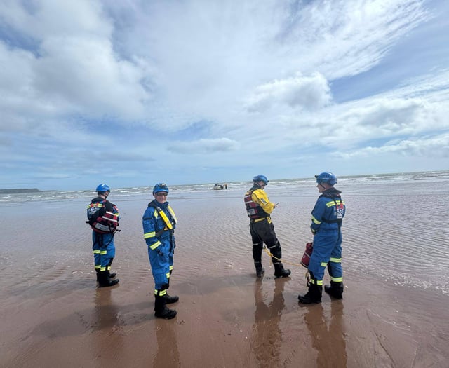 Coastguards help striken vessel 