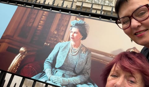 Former Royal dressmaker visits palace