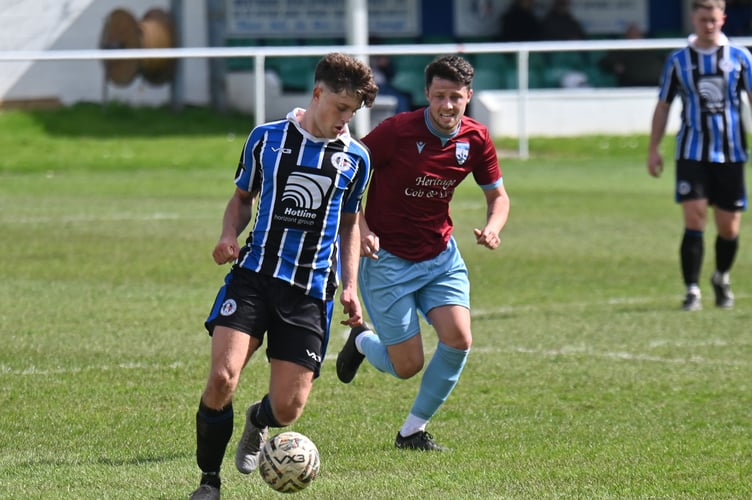 South West Peninsula League Premier East. Match action from Newton Abbot Spurs versus Torridgeside AFC. Despite being down to ten men Torridgeside came up best at The Rec with a three goals to nil win. Photo: Steve Pope/TindnleNewsDevon MDA180426A_SP007