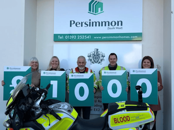 House-builder donates £1,000 to blood bike charity 