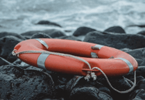 Person cut off by tide rescued at Teignmouth