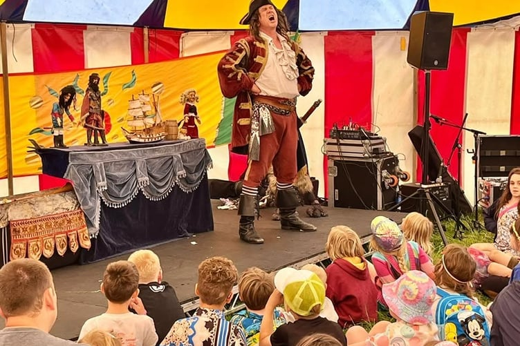 Captain Barnacles on the stage